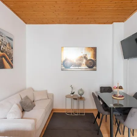 Coy - Comfortable & Work Smart Apartman