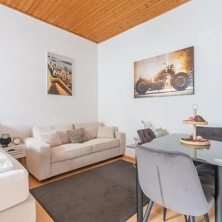 Apartman Coy - Comfortable & Work Smart *