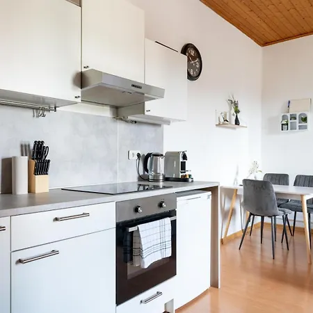 Coy - Comfortable & Work Smart Apartman