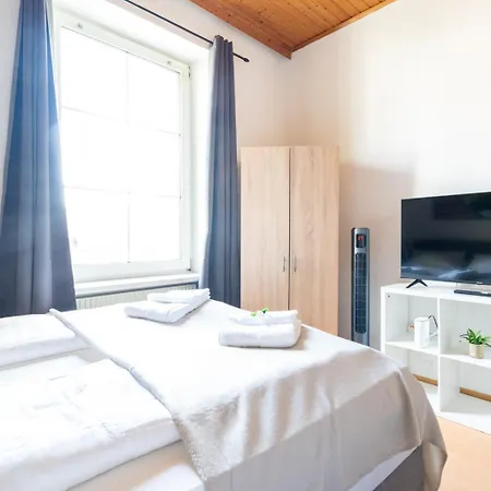 Apartman Coy - Comfortable & Work Smart *