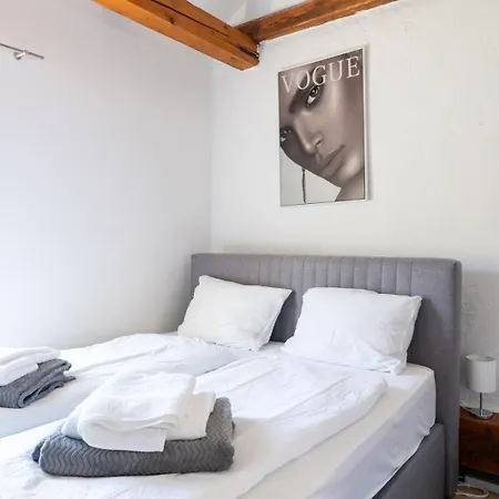 Apartament Coy - Comfortable & Work Smart *