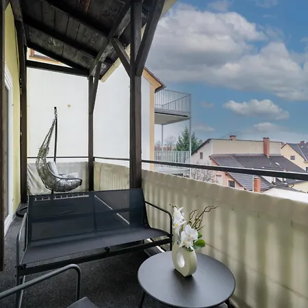 Coy - Comfortable & Work Smart Apartman